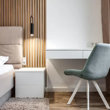 アパート Vip リヴィウ